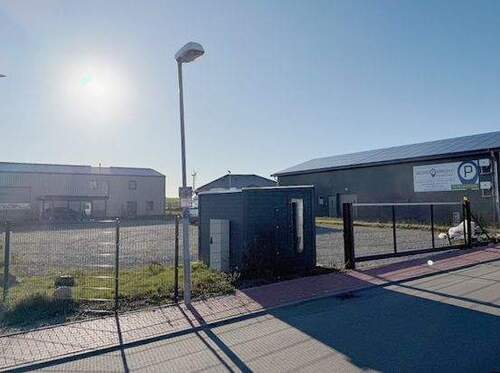 Mit elektrischem Rolltor - Grundstück zum Kaufen in Fiefbergen