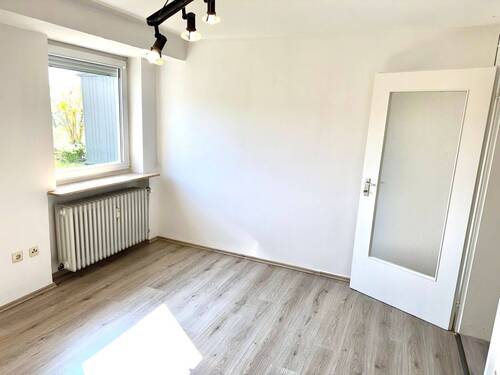 Wohnzimmer - 2 Zimmer Etagenwohnung in Veitsbronn