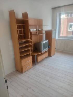 Bild 1 - Wohnen direkt am Park - Frisch renovierte 2,5 -Zimmer-Wohnung !