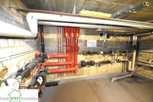 Versorgungskeller. Wohn- und Geschäftshaus - 