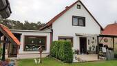Gartenansicht.jpg - Einfamilienhaus mit Pool am Waldrand