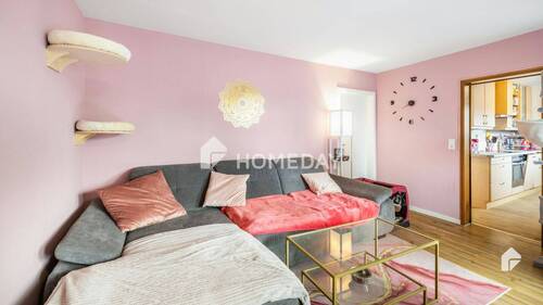 Wohnzimmer 2 - Sofort einziehen und wohlfühlen: Attraktive 3-Zimmer-Wohnung mit Südwest-Balkon