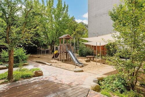 Innenhof - Helle 3-Zimmer-Wohnung mit Balkon in Top-Lage von Reinickendorf