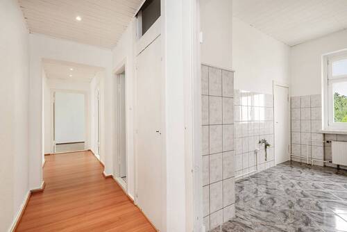 Flur + Abstellraum - 3 Zimmer Etagenwohnung in Berlin