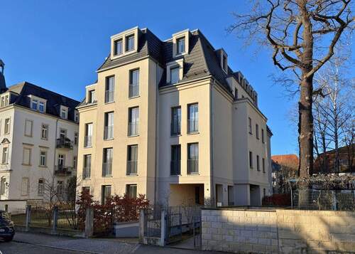 Außenansicht rechts - 3 Zimmer Terrassenwohnung in Dresden