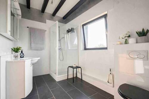 Badezimmer mit Dusche OG - 