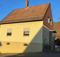 Freistehendes Einfamilienhaus mit Charme Potenzial Wintergarten und großem Garten - Lauterecken