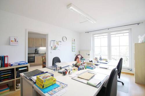 geräumiges Wohnzimmer - 3 Zimmer Etagenwohnung in Ribnitz-Damgarten