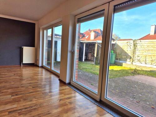 EG-Wohnzimmer_Schiebetür_zur_Terrasse - 