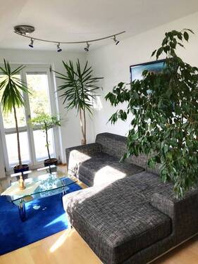 Wohnzimmer - 3 Zimmer Etagenwohnung zum Kaufen in Hallbergmoos