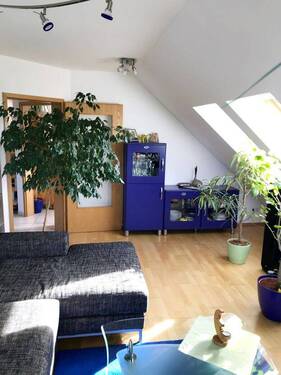 Wohnzimmer-2 - 3 Zimmer Etagenwohnung in Hallbergmoos