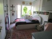 Musterwohnung Schlafzimmer mit Balkon - 