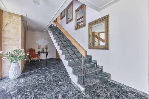 Eingangsbereich - 8 Zimmer Einfamilienhaus in Bad Dürkheim