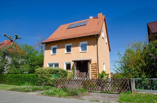 Straßenansicht - 6 Zimmer Einfamilienhaus in Arnstadt