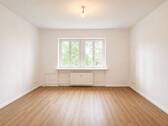 Wohnzimmer - Erstbezug nach Sanierung: 2-Zimmer-Wohnung mit Einbauküche in Berlin-Friedrichshain