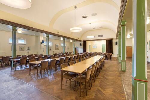 Saal mit Bühne - 