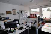 Büro1.JPG - BüroetageOffice 183m². 10 Büros, Inventar kann teilw. übernommen werden.
