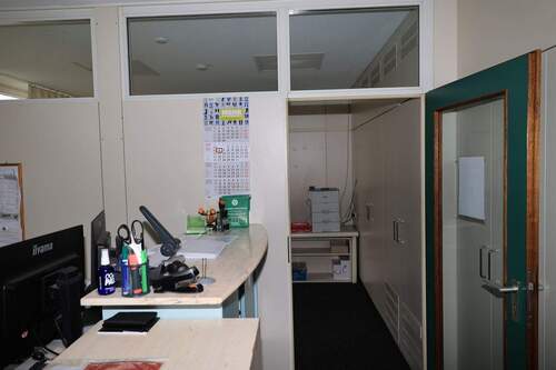 Büro4_Duchg_zu_3.JPG - 