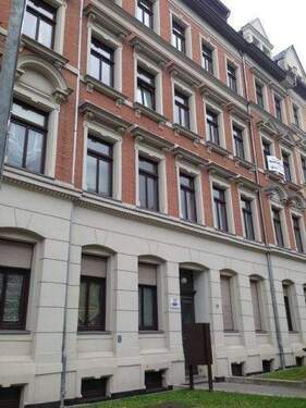 Hausansicht - 3 Zimmer Etagenwohnung in Chemnitz