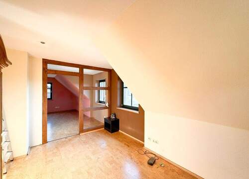 ...mit 4 Zimmern ausgebaut - 