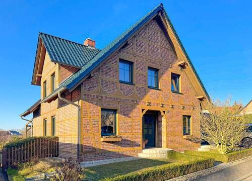 Ein Blickfang... - Ein Blickfang in Hanglage... - 338.000,00&nbsp;EUR Kaufpreis, ca.&nbsp; 160,00&nbsp;m&sup2;&nbsp;Wohnfl&auml;che