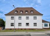 straßenseitige Gebäudeansicht - 2 Zimmer Mehrfamilienhaus, Wohnhaus zum Kaufen in Leipzig