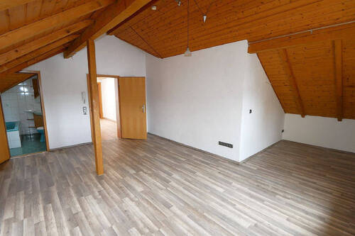 Bild2 - 1 Zimmer Etagenwohnung zur Miete in Dörfles-Esbach