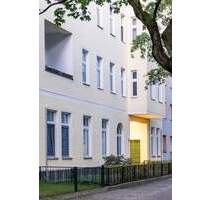 Großzügige 3-Zimmer-Altbauwohnung im EG im grünen Reinickendorf - mit Perspektive zur Eigennutzung! - Berlin