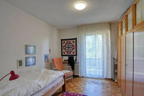 Kinderzimmer mit Zugang zum Balkon - 