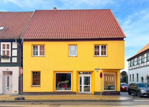 ...freundliches Wohn-und Geschäftshaus - 5 Zimmer Mehrfamilienhaus, Wohnhaus zum Kaufen in Seehausen