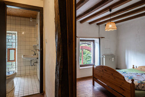 WC & Einblick Schlafzimmer - 