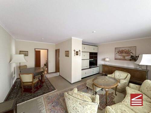 Wohn- Esszimmer, Blick Richtung Flur - Etagenwohnung mit 61,00 m&sup2; in Baden-Badem zum Kaufen