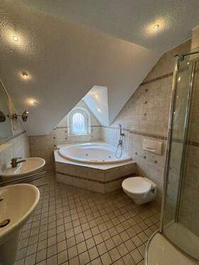 17 Badezimmer im DG - 