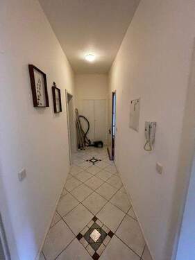 28 Wohnungsflur im OG - 