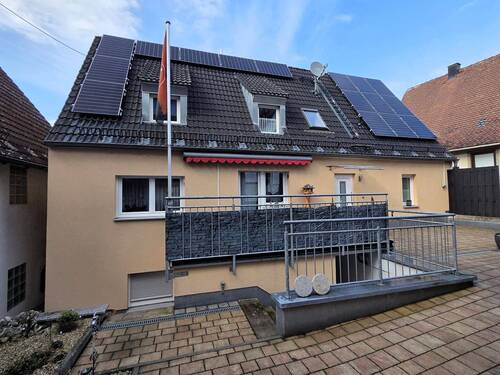 Bild 1 Außenansicht.jpg - Ländlicher Wohntraum: Großzügiges Einfamilienhaus mit eigenständiger Einliegerwohnung