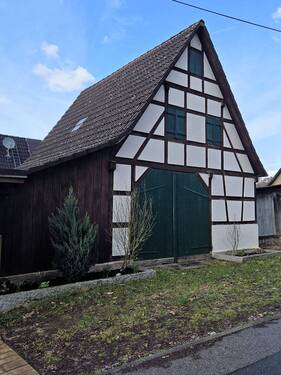Blick auf das Nebengebäude Voderseite.jpg - 1 Zimmer Einfamilienhaus zum Kaufen in Pommelsbrunn