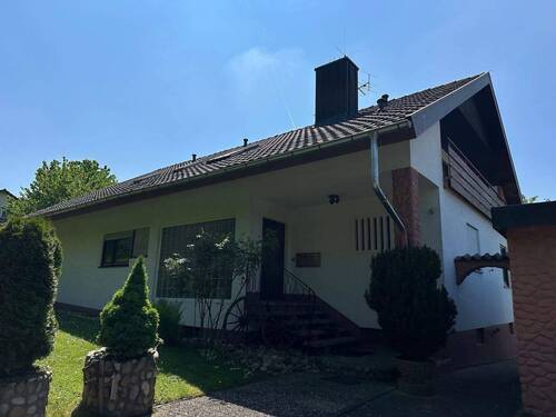 3 - 8 Zimmer Mehrfamilienhaus, Wohnhaus in Kenzingen