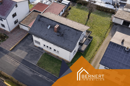 Luftbild - 8 Zimmer Mehrfamilienhaus, Wohnhaus in Mitwitz