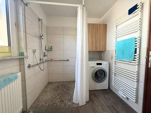 EG begehbare Dusche mit WM-Platz - 