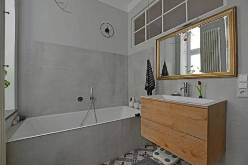 26-5547_5 - Bad (2) - 