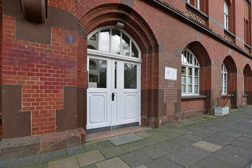 26-5547_5 - aussen Eingang (1) - 3 Zimmer Etagenwohnung zum Kaufen in Kassel