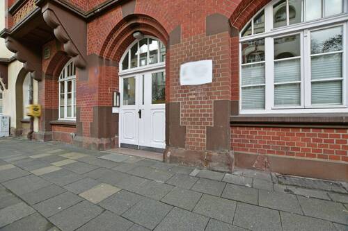 26-5547_5 - aussen Eingang (2) - 3 Zimmer Etagenwohnung in Kassel