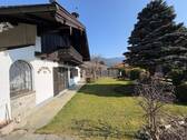 Gartenansicht - Sanierungsbedürftiges Einfamilienhaus Zweifamilienhaus in Inzell-Gschwall
