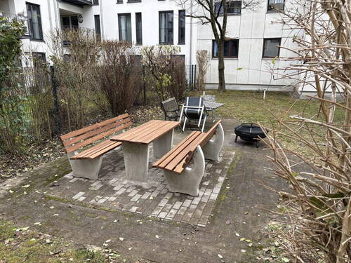Innenhof mit Sitzgelegenheiten - 