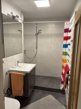 Badezimmer - 2 Zimmer Etagenwohnung in München