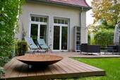 Garten + Terrasse mit Feuerstelle - 