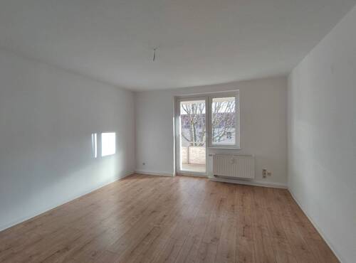 Wohnzimmer - 3 Zimmer Etagenwohnung zur Miete in Kitzscher