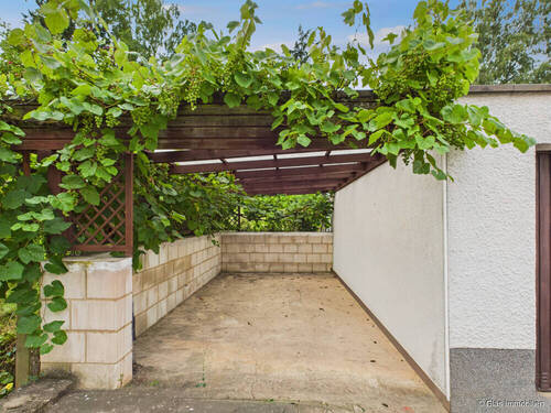 Pergola neben Garage - 
