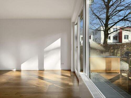 BLICK IN DEN GARTEN - 5 Zimmer Doppelhaushälfte in Hamburg / Alsterdorf