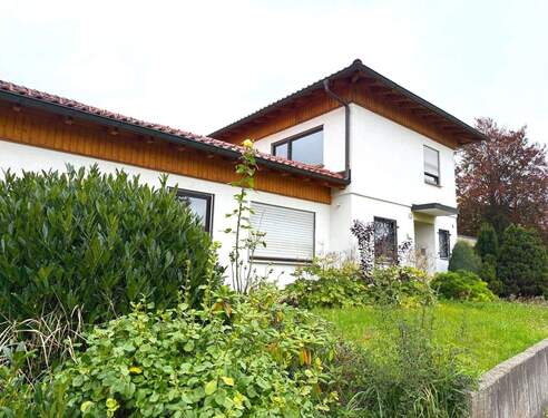 AUSSENANSICHT - Attraktives Reihenendhaus mit Garage & großem Garten in Tuttlingen